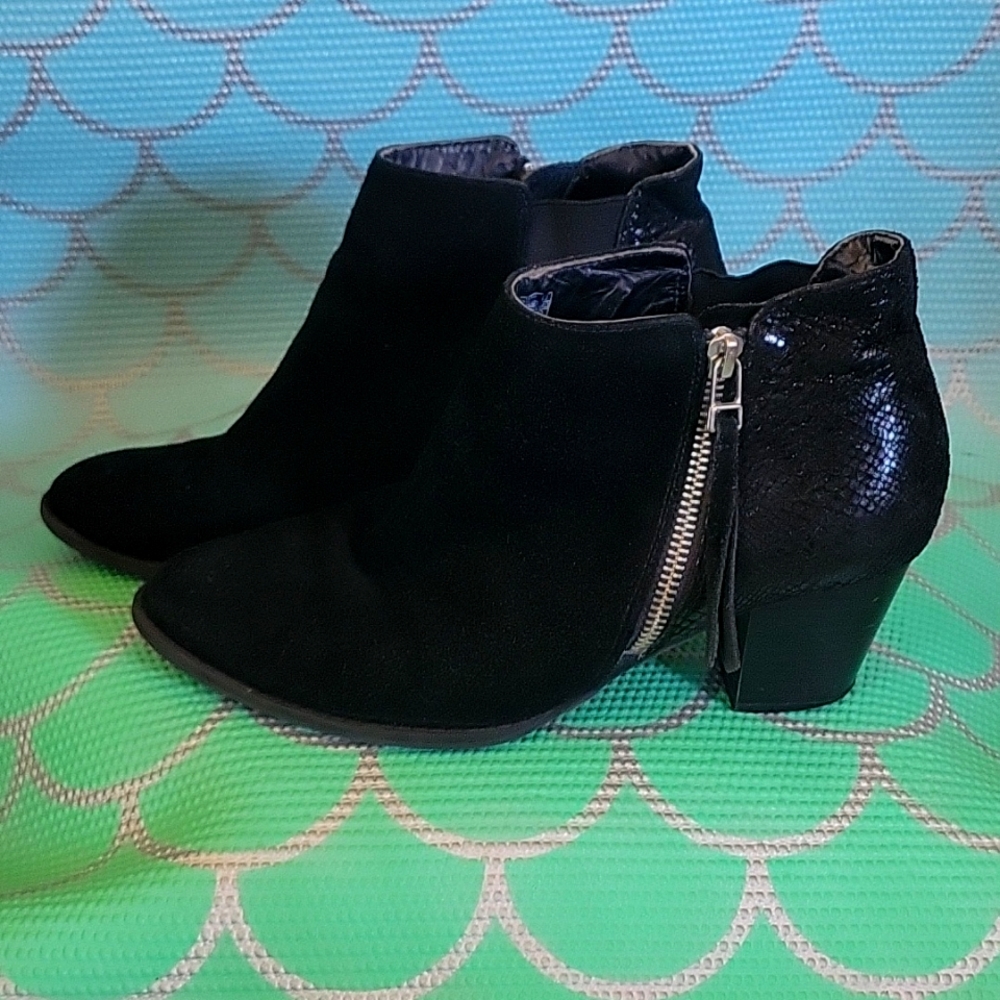Vionic women’s shoes - Anne, size 8, black suede & snakeskin, zipper